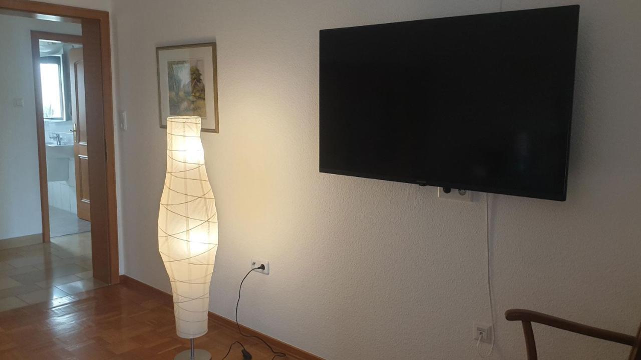 Ferienwohnung Mit Terrasse, Kostenloses Wlan, Parkplatz 바트왼하우젠 외부 사진